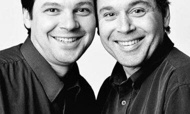 Fotógrafo registra pessoas idênticas que parecem ser gêmeas