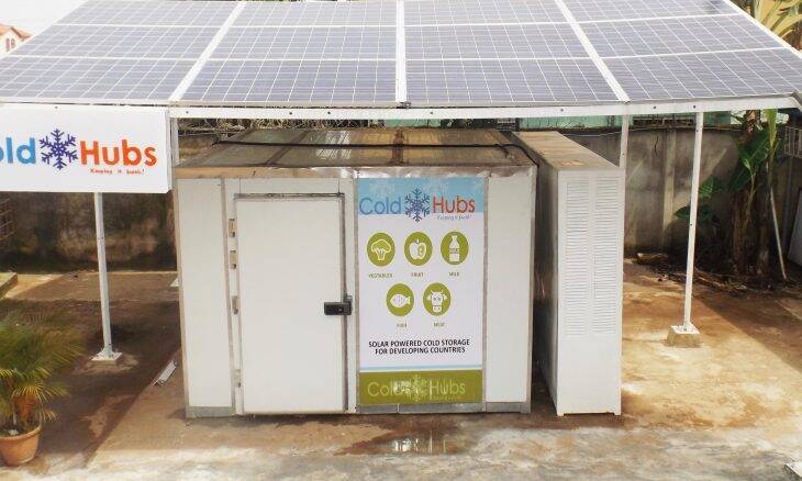 Nigeriano ajuda agricultores com geladeiras de energia solar