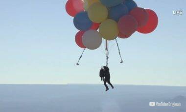 David Blaine copia "Padre do Balão" e faz voo nos EUA