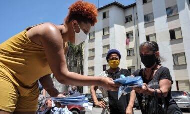 Ford doa 9.000 máscaras para comunidades de São Paulo
