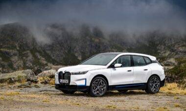 BMW apresenta o iX, um carro elétrico social e ecologicamente responsável