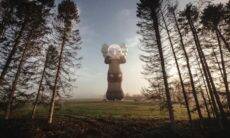 Artista KAWS quer voar um balão Companion por várias cidades do mundo