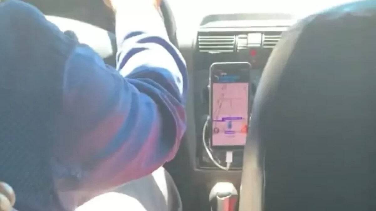 Motorista de Uber encanta a web ao colocar a voz do filho no Waze: 'rotatólia'