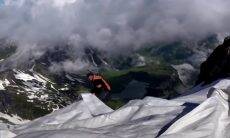 Resort suíço usa cobertores gigantes para evitar derretimento de gelo de montanha