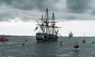 Suecos recriam navio do século 18 para viagem de seis meses até a China