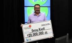 Canadense ganha prêmio de R$ 90 milhões com bilhete esquecido da loteria