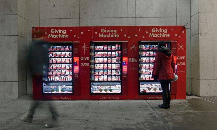 Conheça a vending machine criada para quem quer fazer doações