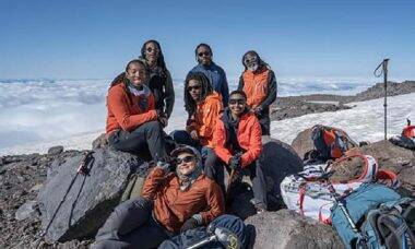 Grupo de afro-americanos quer se tornar o 1º a escalar o Everest