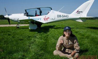 Aviadora de 19 anos se torna a mais jovem a fazer uma viagem solo de volta ao mundo