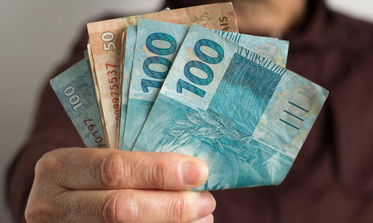 Pedreiro acha R$ 5 mil e faz campanha nas redes para achar dono do dinheiro